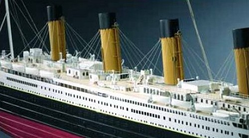 Modello RMS TITANIC Modello di crociera del Titanic con LUCI 60 cm 23,6,  Modelli di crociere in legno, Modelli di navi in legno, Modelli con luci,  Modello in legno -  Italia